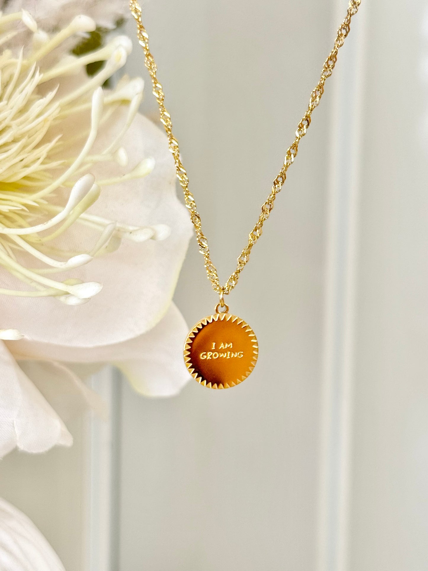 “Estoy Creciendo” Necklace